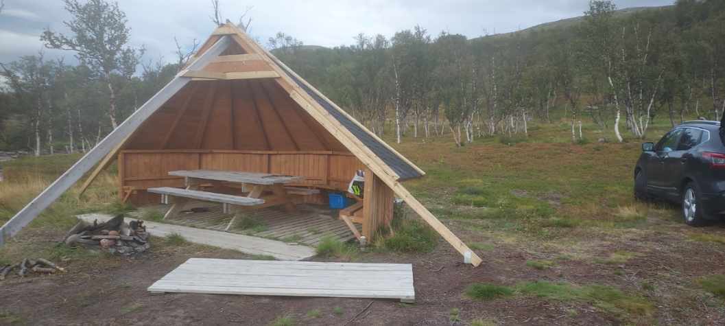 Dugnad på gapahuken